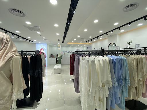 D'yana Aman Central