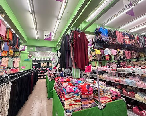 Kedai Pakaian Terbaik di Kampung Ayer Keroh untuk Gaya Terkini